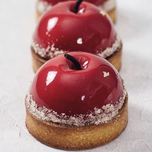 TARDA DE MANZANA CON MOUSSE Y GLASEADO